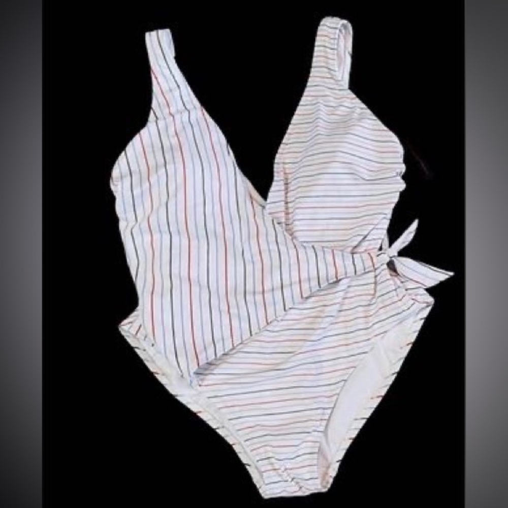 Women’s Plus Size One Piece Swimsuit NWT 1X